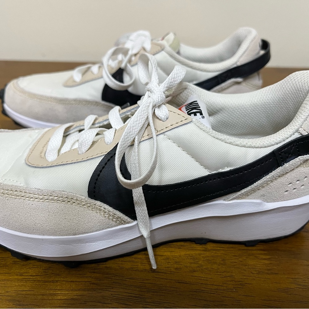 Nike 1972  Women's Sneakers - Beige and Black